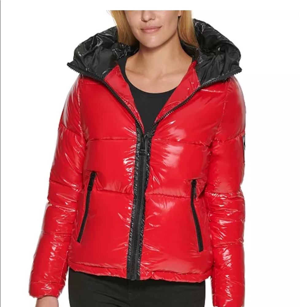 Calvin Klein Hooded Puffer Jacket in Red. Size medium